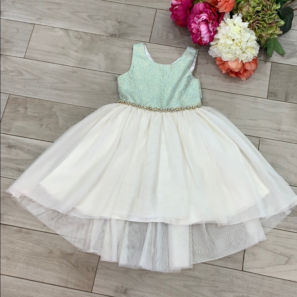 Elegant dress for a little girl 🌸